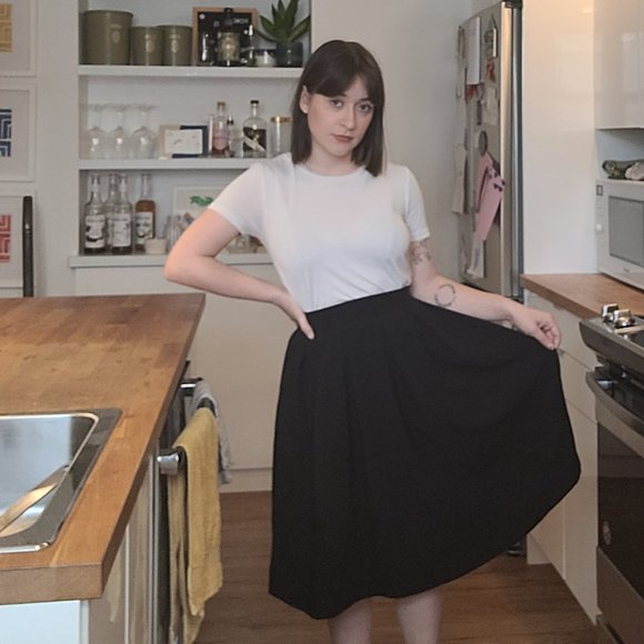 Black midi skirt - Picture 2 of 2